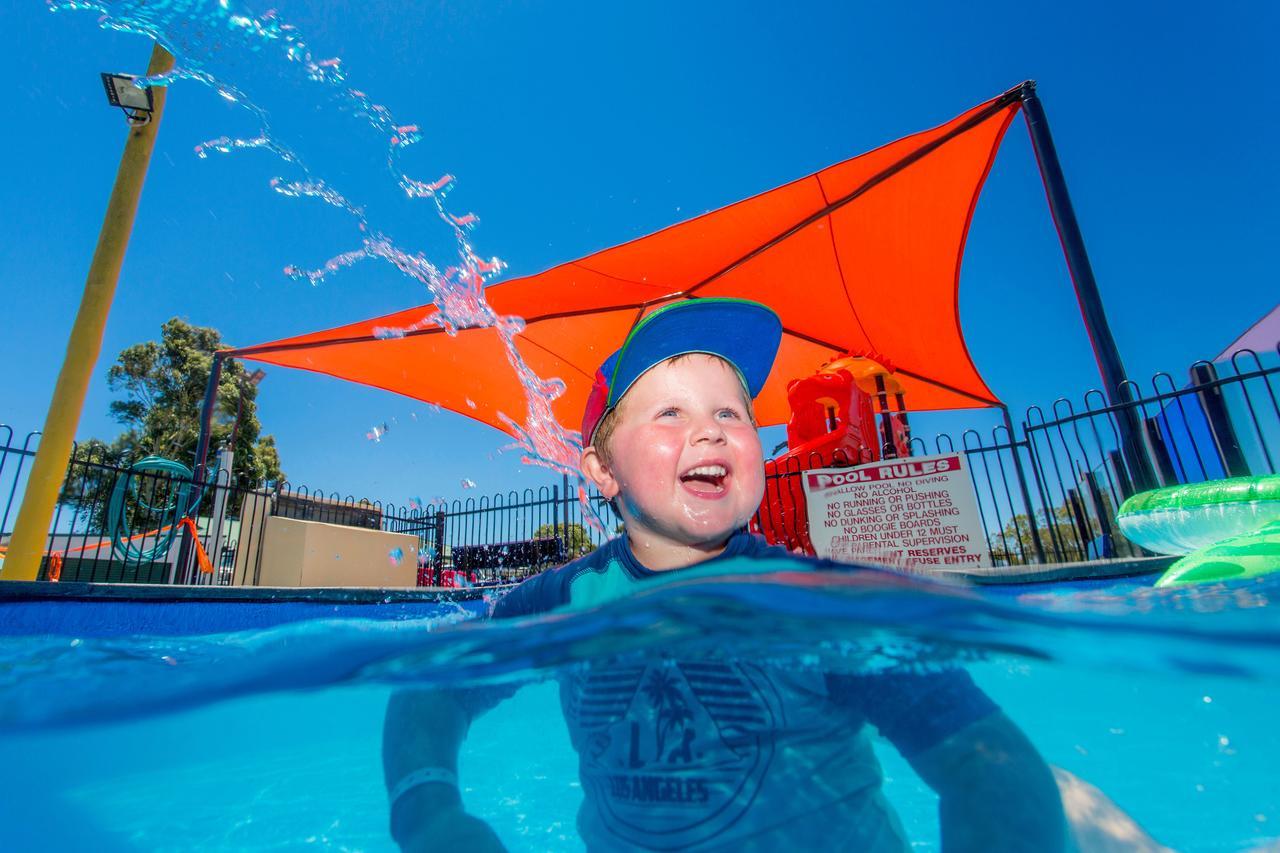 Big4 Traralgon Park Lane Holiday Park Ngoại thất bức ảnh